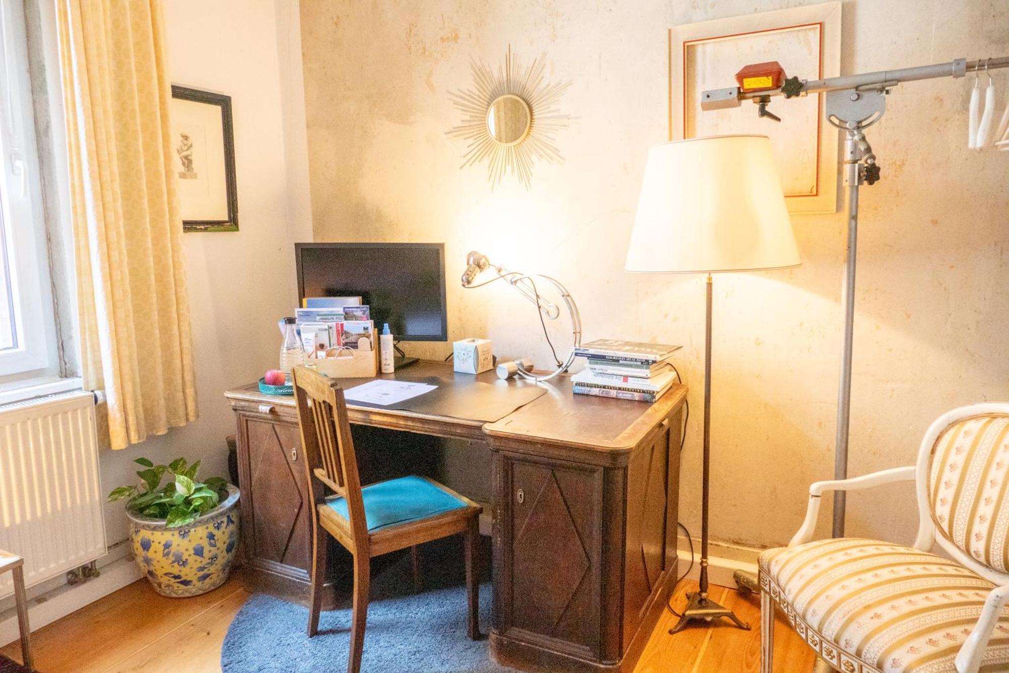 Zimmer In Kuenstlerwohnung Stuttgart Exterior foto